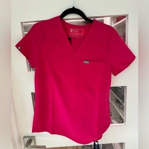 Wearfigs scrubs hot pink top and jogger set